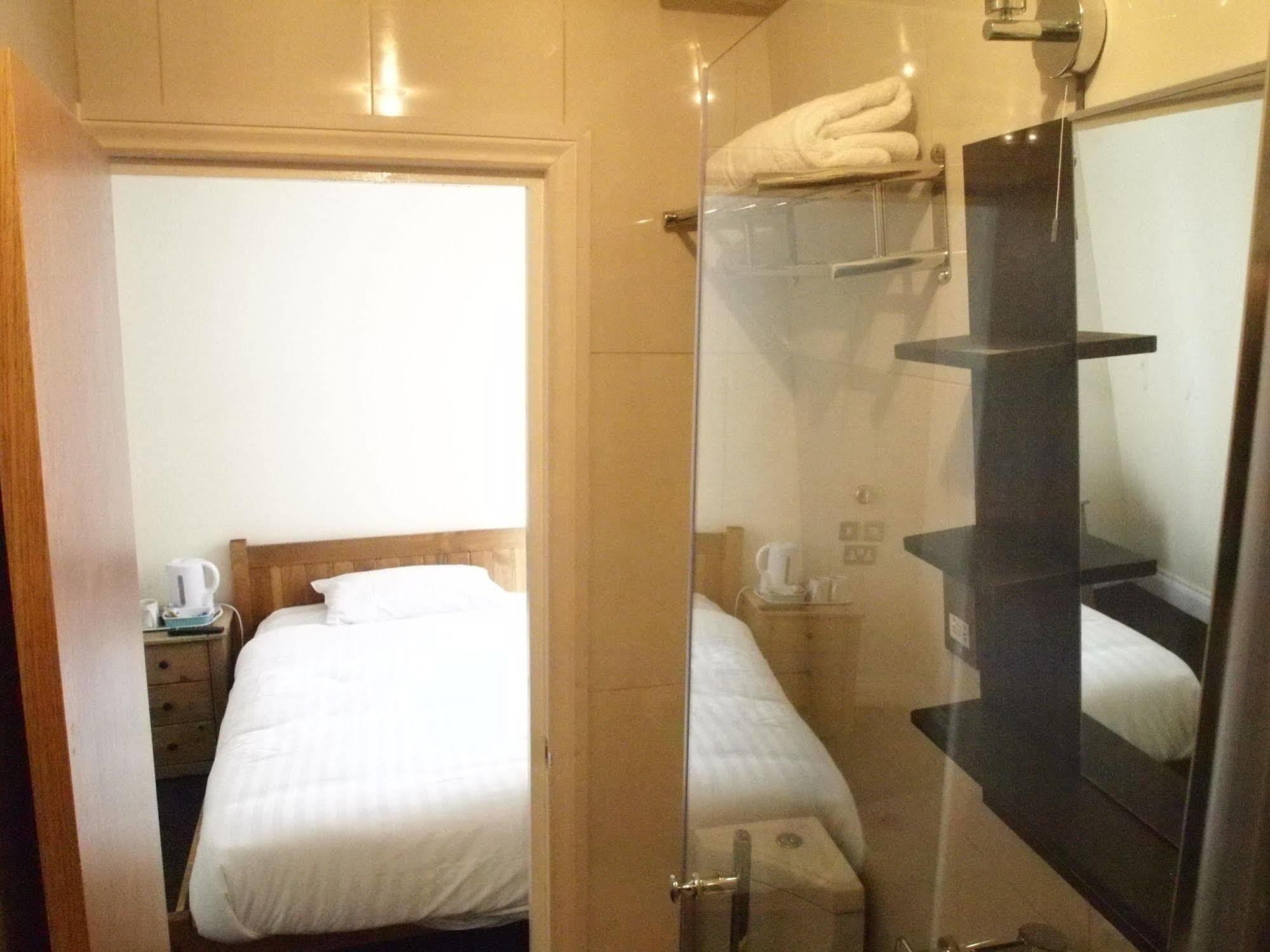 Earls Court Garden Hotel Londen Buitenkant foto